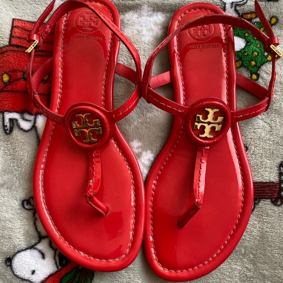 Tory Burch Dillan Ruby Jewel Patent Leather Flat Sandal size 7.5 - Picture 1 of 6